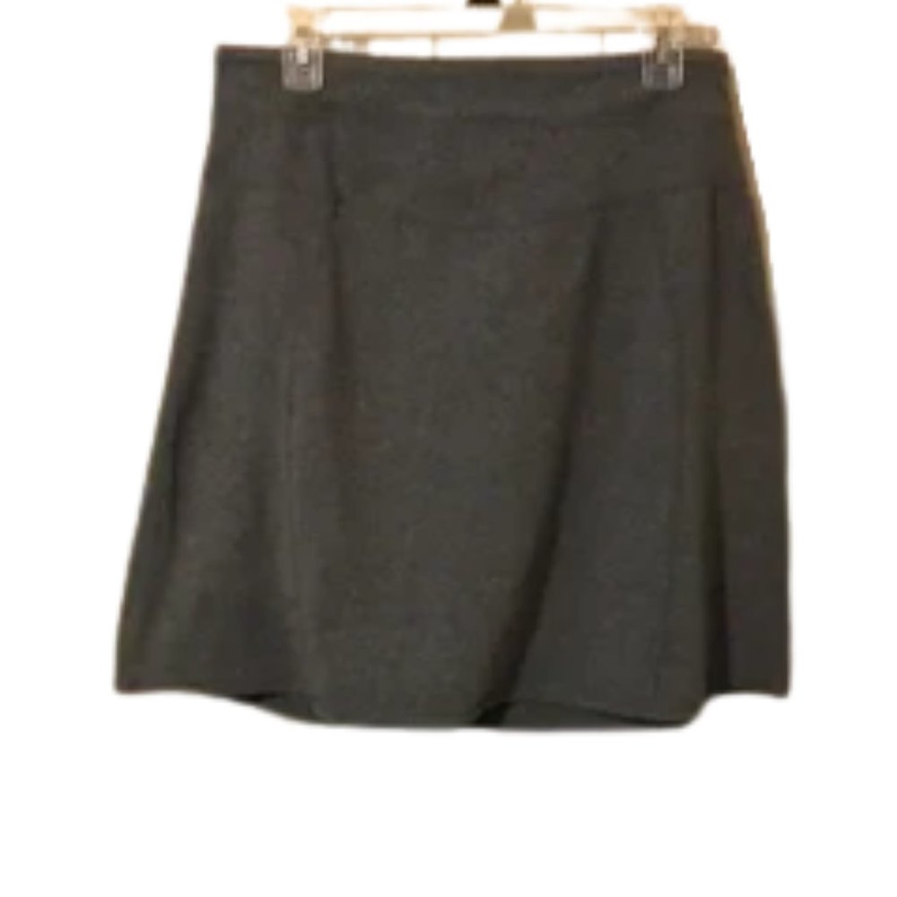 Adventura women’s gray athletic skirt size m EUC